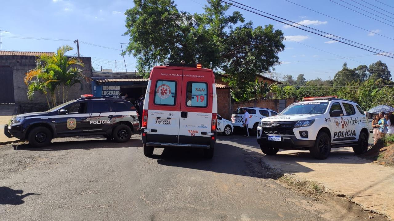 Foto 4 de 4 — Homem é morto a tiros em bar de Américo Brasiliense